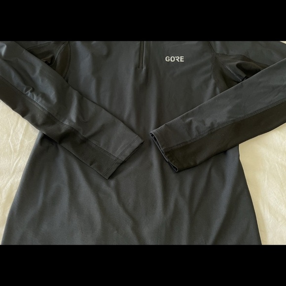 Gorewear Jackets & Blazers - Gore Black Long Sleeve running light weight zip thre quarter small